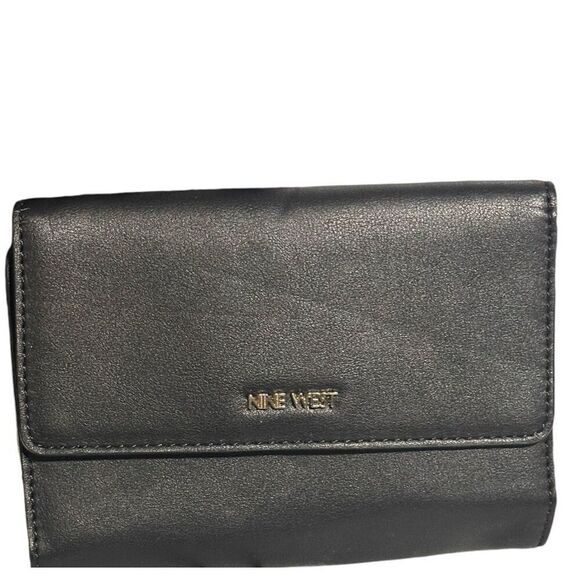 Nice NINE WEST BLACK  SPACIOUS Wallet GOOD CONDITION - Picture 1 of 8